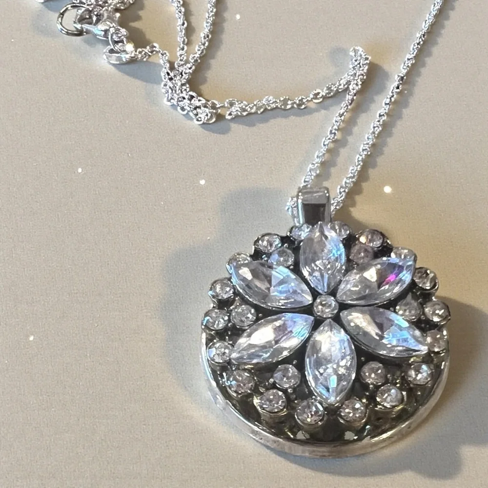 Vintage Costume Rhinestone Jewelry Assemblage: Floral Pendant Necklace